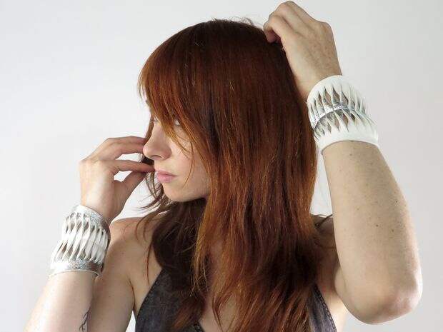 Двухцветные браслеты с прорезями, из кожи (Diy)