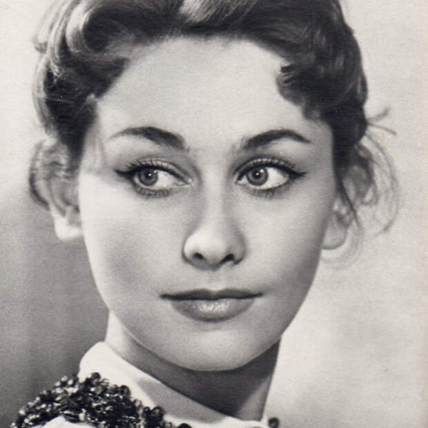 20 самых красивых советских и российских актрис (20 фото)