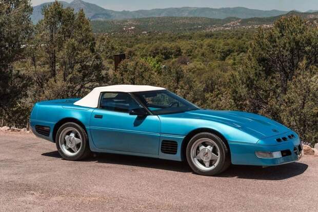 Прокачанный Chevrolet Corvette Callaway Twin Turbo конца 80-х