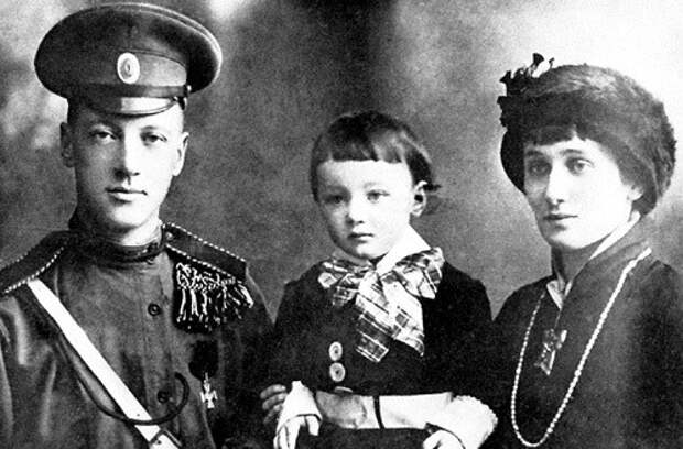 Разведчик, боевой офицер Николай ГУМИЛЁВ с женой Анной АХМАТОВОЙ и сыном Львом история, первая мировая война, пресса, факты