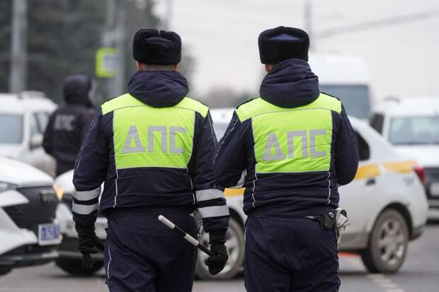 Сотрудники ГАИ помогли спасти ребенка, потерявшего сознание