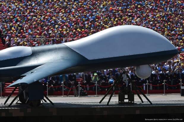 Грандиозный военный парад в Пекине Грандиозный военный парад в Пекине