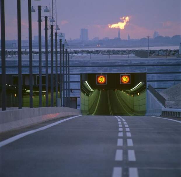 Эресуннский мост — уникальный мост, переходящий в подводный тоннель (8 фото)