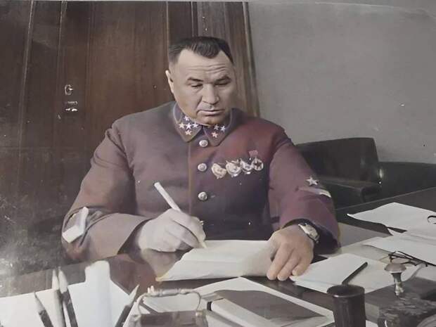 Своих не сдавал… Памяти генерала армии Иосифа Родионовича Апанасенко