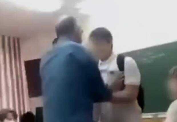 В Кузбассе учитель математики подрался с шестиклассником во время урока