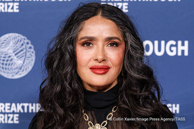 "Никакого ботокса": 56-летняя Сальма Хайек раскрыла секрет своей молодости (и это не магия)