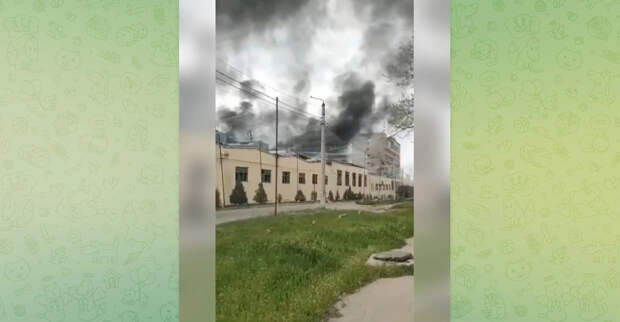 Появилось видео горящего после сброса авиабомб газового завода в Дружковке