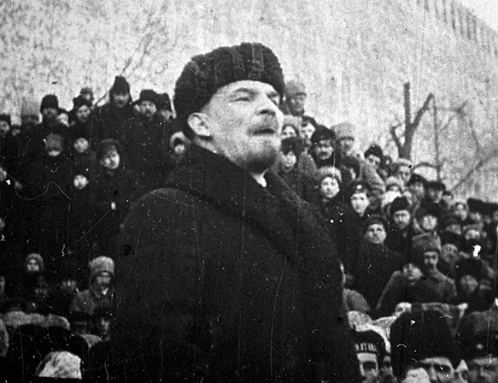 Ленин сказал четко, что с 25 октября большевики превратились в главных защитников Отечества