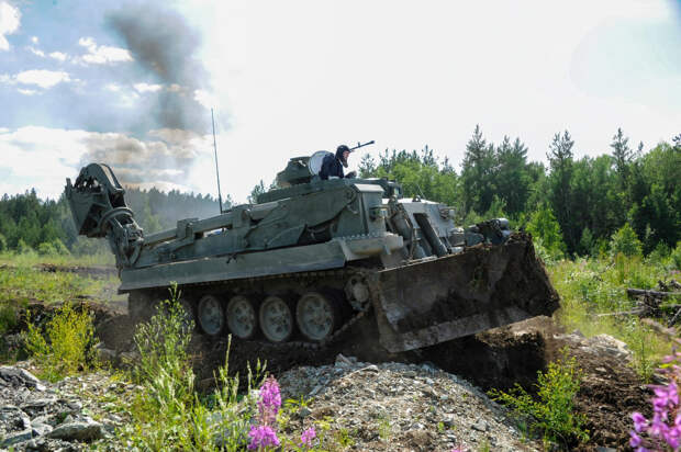 И разминирует, и эвакуирует, и дороги строит: УБИМ поступила в войска