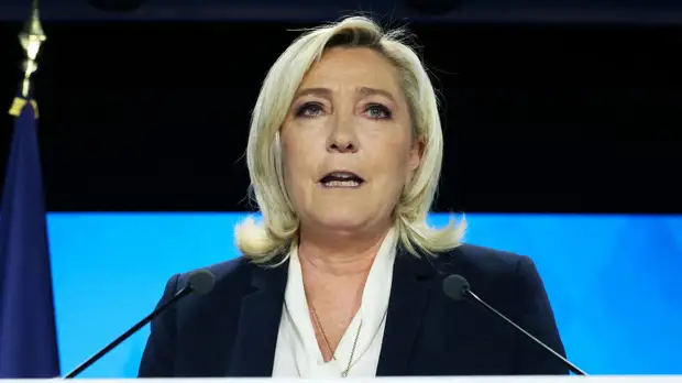 Ле Пен отказалась поздравлять Макрона с переизбранием
