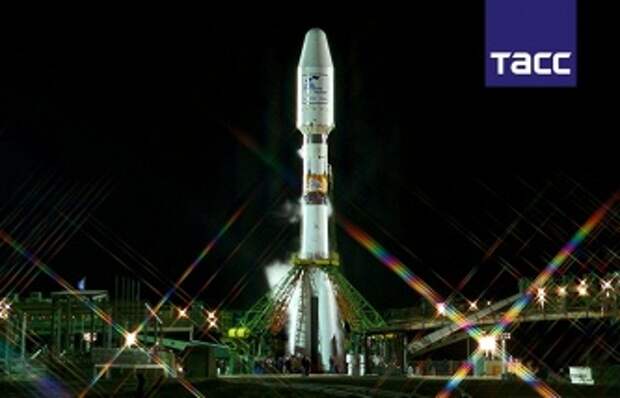 Ракета-носитель "Союз-2" на стартовой площадке космодрома Байконур перед запуском