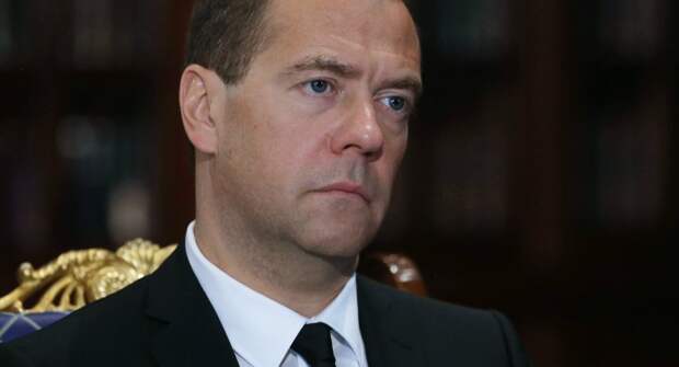 Операция «Преемник» откладывается: ТВ не заметило юбилея Медведева
