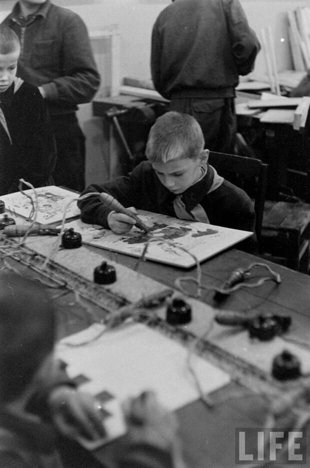 Фоторепортаж о жизни простых советских граждан в 1950-х