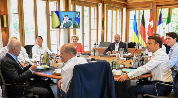 Если кто забыл, на Украине Джонсона возвели в казаки с погонялом Чуприна или Нечёс...