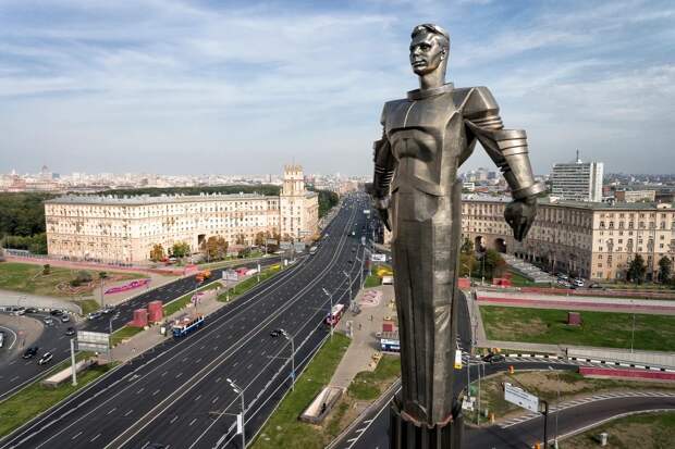 Памятник Гагарину. Источник изображения: https://vk.com/denis_siniy