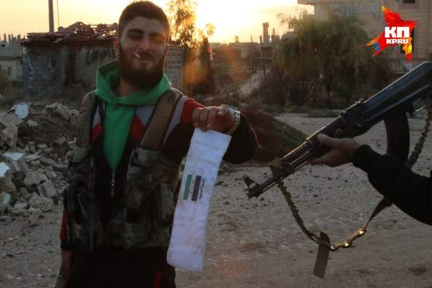 Сирийская армия вывозит богатые трофеи, не часто такое случалось за пять лет войны. Фото: Александр КОЦ, Дмитрий СТЕШИН