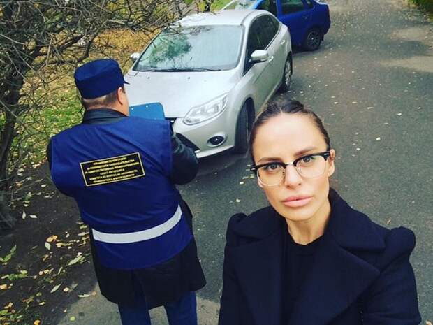 Диджея-госинспектора Элеонору Вербицкую (Ellis Sexston) уволили из-за чрезмерной сексуальности (17 фото) Диджея-госинспектора Элеонору Вербицкую (Ellis Sexston) уволили из-за чрезмерной сексуальности (17 фото)