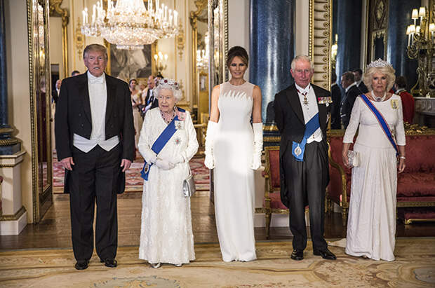 Дональд Трамп, королева Елизавета II, Мелания Трамп, принц Чарльз, герцогиня Корнуольская Камилла