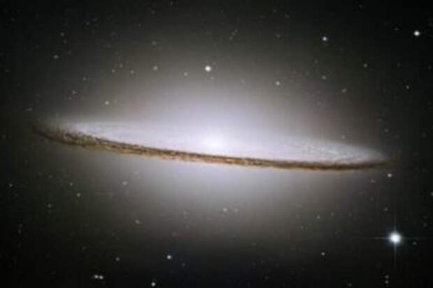 Хаббл сделал потрясающий снимок галактики Сомбреро