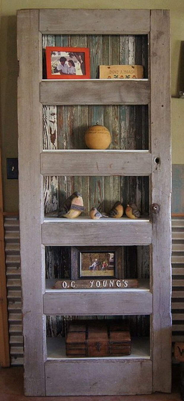 vintage-furniture-from-repurposed-doors1-5 (320x700, 234Kb)