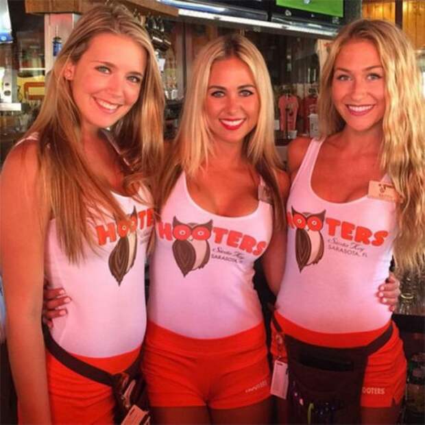 Девушки "Hooters" (28 фото)