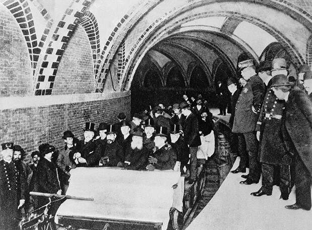 Первые пассажиры первого нью-йоркского метро, 1904 год. история, рэтро, фото