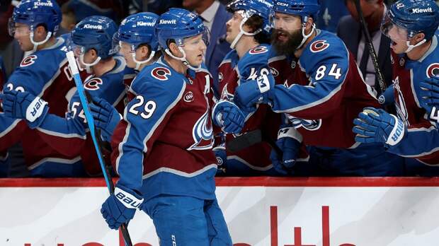 «Колорадо» вошел в топ-3 по длительности беспрерывного пребывания на первом месте в таблице НХЛ