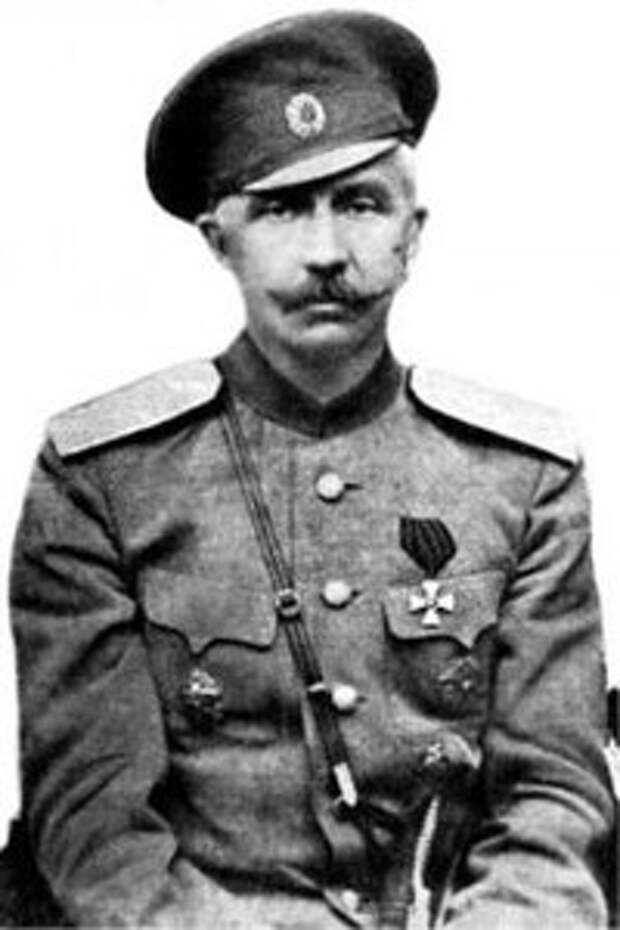 Через пару десятков лет, в Великую Отечественную, генерал Краснов возглавит Главное управление казачьих войск гитлеровского Вермахта. Это его слова: «Москва корежится в судорогах большевизма и ее нужно покорять железной рукой немецкого солдата». «Да поможет Господь немецкому оружию и Гитлеру!»
