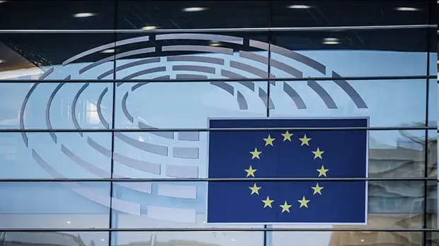 Болгарского депутата Джамбазски оштрафуют за нацистский жест на сессии ЕП в Страсбурге