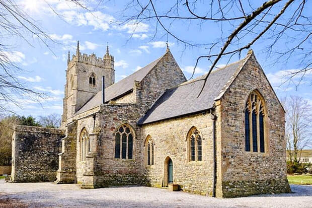 В Уэльсе супруги нашли под половицами 900-летней церкви останки 83 тел