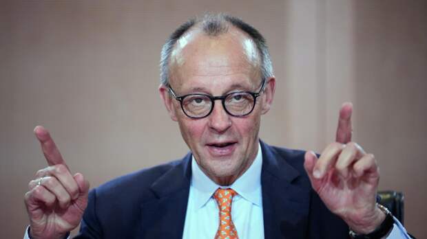 "Поклонение Трампу": Мерц услужливо вильнул хвостом. Назван новый враг ФРГ