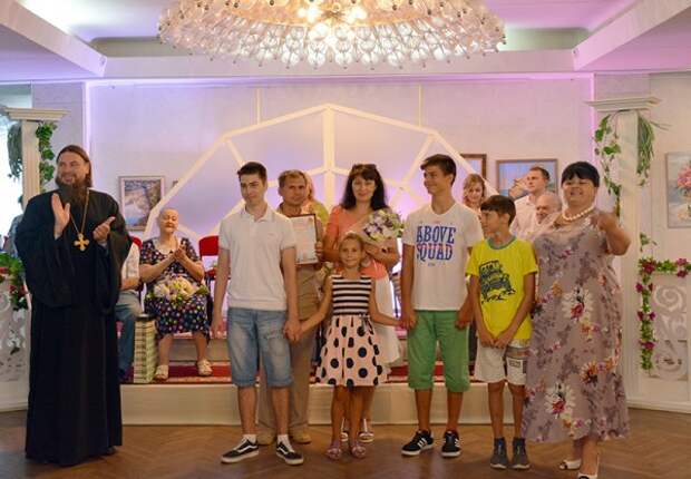 Как в Севастополе отметили день семьи любви и верности (ФОТО)