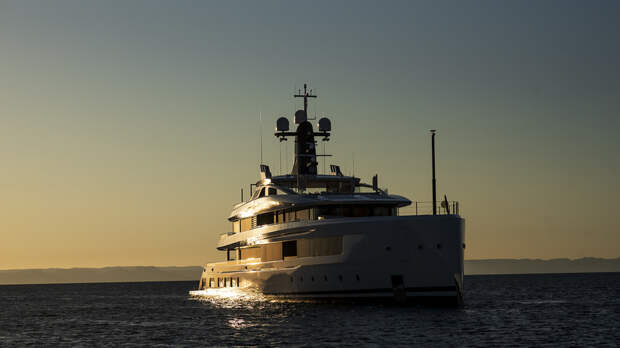 Силовики: жена главы Минобороны Украины купила яхту за €26 млн