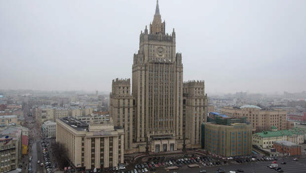 Здание МИД РФ на Смоленской площади в Москве. Архивное фото Здание МИД РФ на Смоленской площади в Москве. Архивное фото