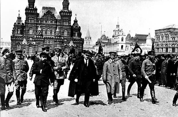 http://img.timeinc.net/time/photoessays/2007/ussr/october_37.jpg