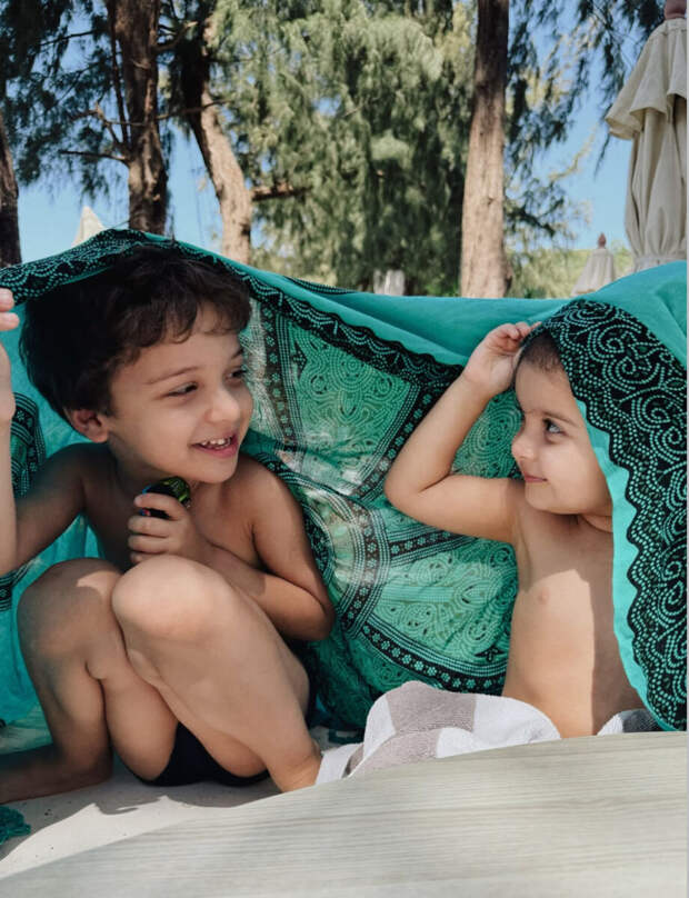 Какие милые: Равшана Куркова поделилась снимками детей с отдыха