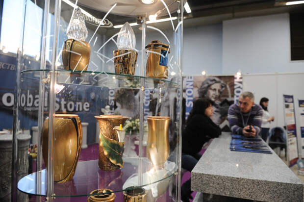 Выставка похоронной моды в Москве (50 фото)