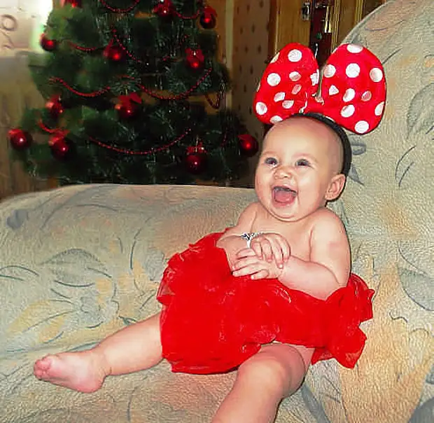 Он серьезно думал что надену бантики. Мем девочка машет расческой. И ушел он из царей в добрые девочки. Он серьезно думал что надену бантики. Он серьезно думал что надену бантики.