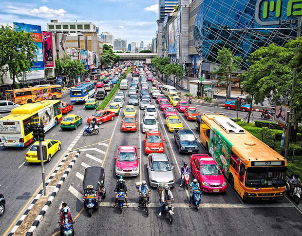 Таиланд: аварийка автопутешествие, вождение автомобиля, путешествие