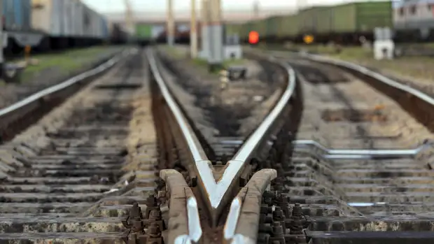 Губернатор Курской области сообщил о частичном обрушении железнодорожного моста