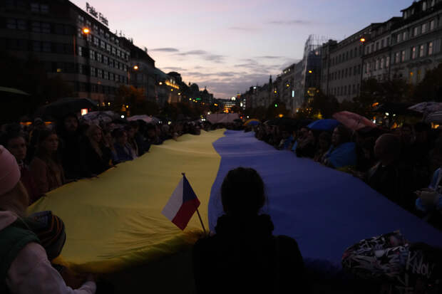 Чехия передумала отправлять самолеты Украине