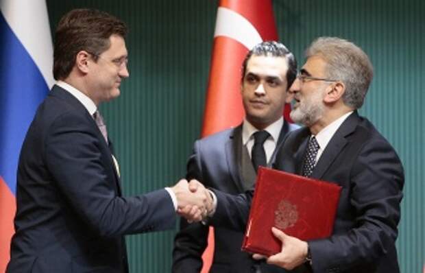 Министр энергетики РФ Александр Новак и министр энергетики и природных ресурсов Турции Танер Йылдыз, 2014 год