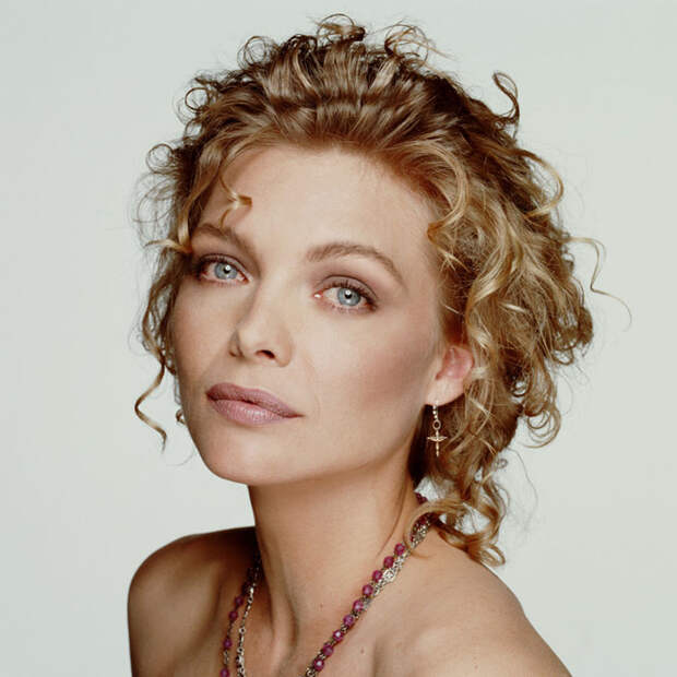 Мишель Пфайффер (Michelle Pfeiffer) в фотосессии Терри О'Нила (Terry O'Neill) (1990), фотография 2