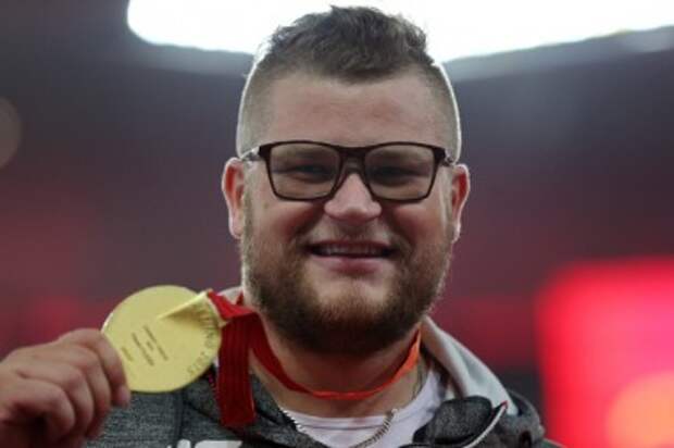 В Пекине чемпион мира Павел Файдек расплатился за такси золотой медалью ЧМ-2015