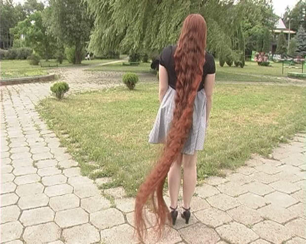 У кого самая длинная коса из волос