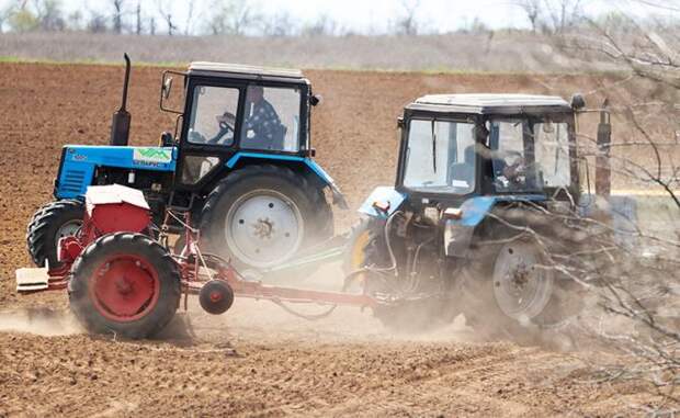 Война утильсборов: Белорусские тракторы и русские электромобили Астана превращает в золотые