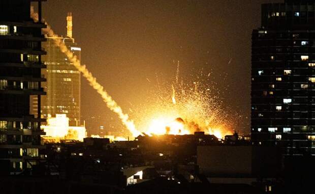 «Бей своих»: Зачем Иран наносит удары по монархиям Персидского залива