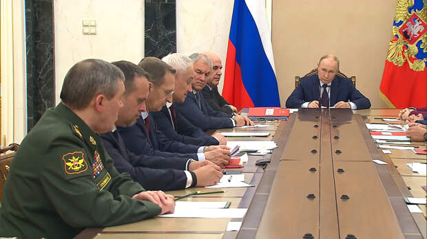 Путин очно собрал постоянных членов Совбеза