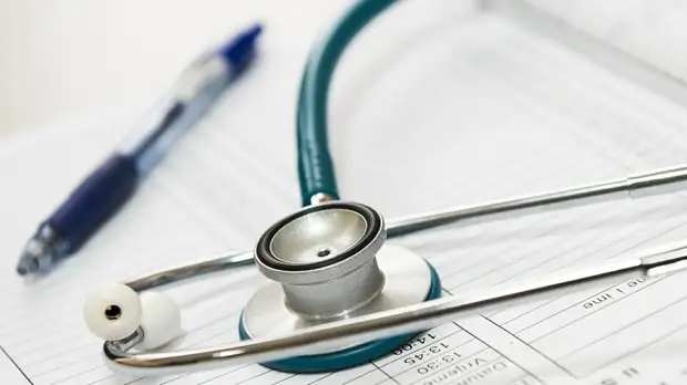 В Северной Осетии уволили врача после рекомендации мазать гипс