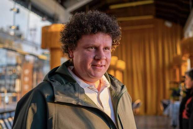 «Первый выход с детьми. Вроде все было хорошо»: 38-летний Евгений Кулик впервые показал подросших сына и дочь